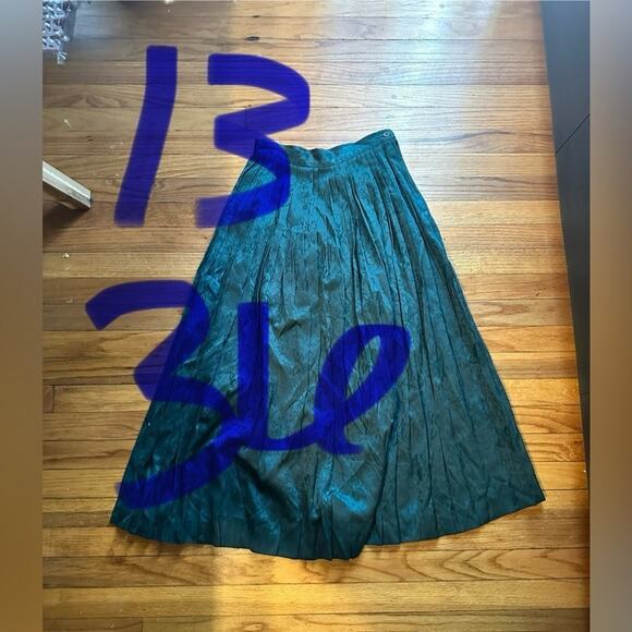 Susan Bristol Dark Green Pleated Skirt – Size 6 - Picture 8 of 8